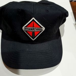 International Trucks Men's Hat Baseball Cap Black Snapback Logo Gently Used